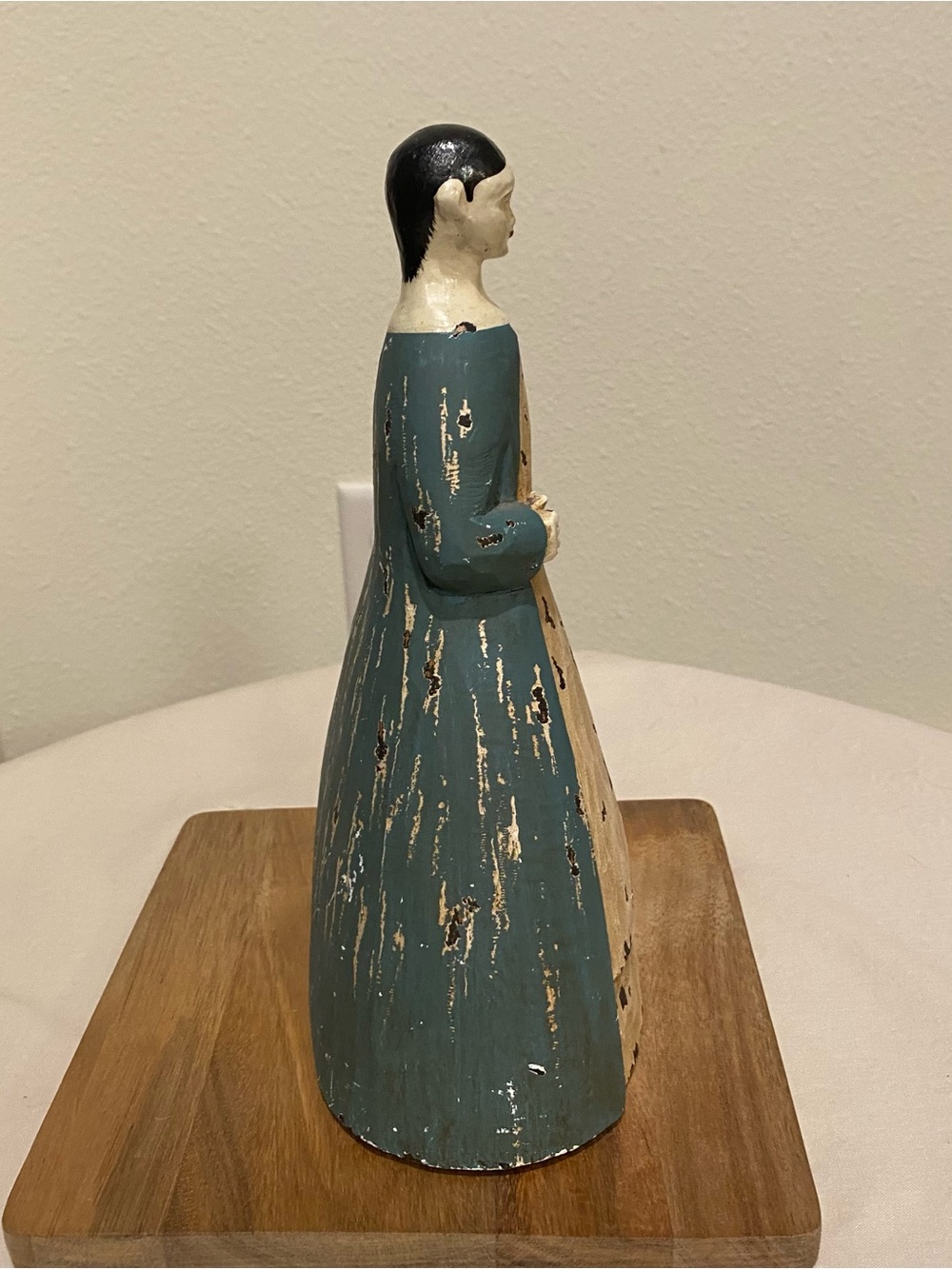 Vintage Hand Carved Wooden Woman Figure - RARE FIND!! - Picture 3 of 3